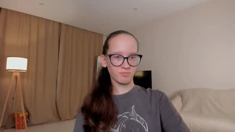 Snapshot of lynettebails chatting on 7, 10, 2025 Sara online show from 7, 10, 2025