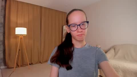 Snapshot of lynettebails chatting on 14, 10, 2025 Sara online show from 14, 10, 2025