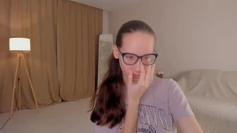 Snapshot of lynettebails chatting on 24, 10, 2025 Sara online show from 24, 10, 2025