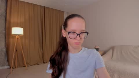 Snapshot of lynettebails chatting on 26, 10, 2025 Sara online show from 26, 10, 2025