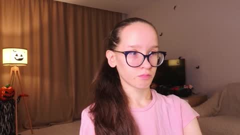 Snapshot of lynettebails chatting on 9, 11, 2025 Sara online show from 9, 11, 2025