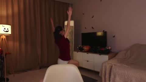 Snapshot of lynettebails chatting on 15, 11, 2025 Sara online show from 15, 11, 2025