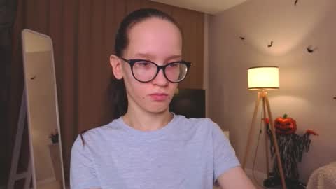 Snapshot of lynettebails chatting on 3, 12, 2025 Sara online show from 3, 12, 2025