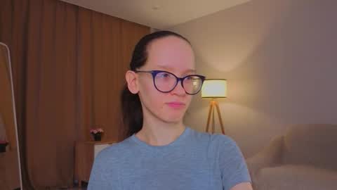 Snapshot of lynettebails chatting on 5, 3, 2026 Sara online show from 5, 3, 2026
