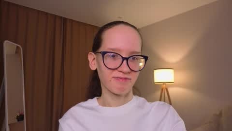 Snapshot of lynettebails chatting on 19, 3, 2026 Sara online show from 19, 3, 2026