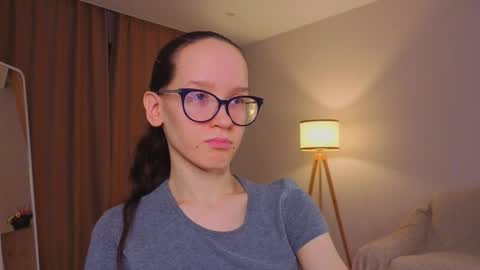 Snapshot of lynettebails chatting on 22, 3, 2026 Sara online show from 22, 3, 2026