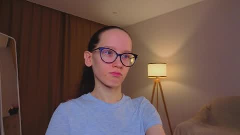 Snapshot of lynettebails chatting on 26, 3, 2026 Sara online show from 26, 3, 2026