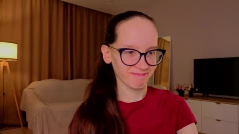 Snapshot of lynettebails chatting on 7, 4, 2026 Sara online show from 7, 4, 2026