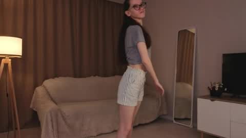 Snapshot of lynettebails chatting on 10, 5, 2026 Sara online show from 10, 5, 2026