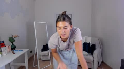  LYNN  online show from 1, 11, 2025