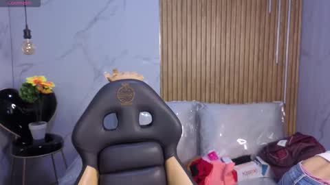 lynn_turner_ online show from 19, 2, 2026