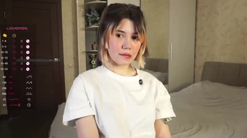 Snapshot of lynngroves chatting on 21, 2, 2025 Lola online show from 21, 2, 2025