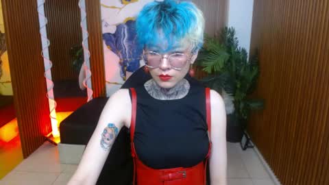 lyra_tay online show from 4, 4, 2026