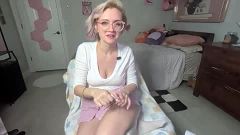 Snapshot of lyragreene chatting on 2, 2, 2026 Lyra Greene online show from 2, 2, 2026