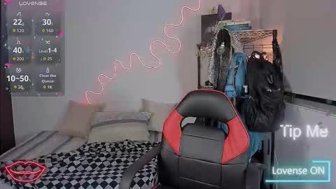 Snapshot of lyric_mirage chatting on 28, 10, 2025 Lyric online show from 28, 10, 2025