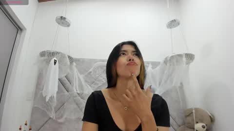 Snapshot of lyxi_ chatting on 9, 10, 2025 Lyxi online show from 9, 10, 2025