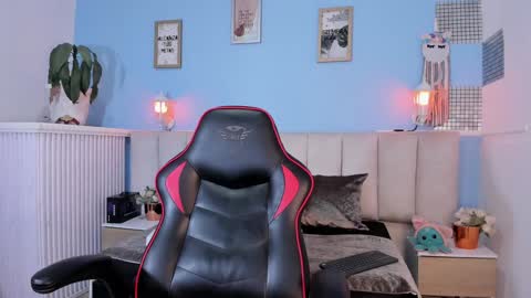 Lizzy smith  online show from 25, 1, 2025