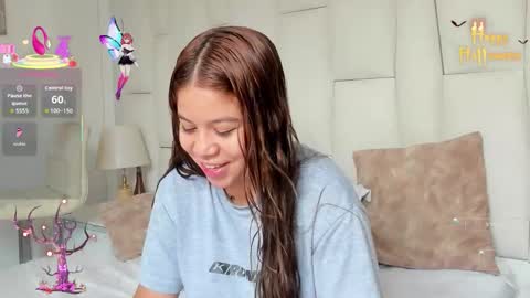 Snapshot of m1lk_choc chatting on 2, 11, 2025 Mila online show from 2, 11, 2025