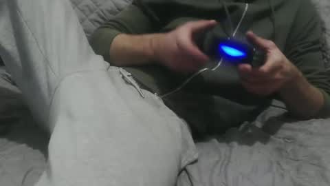 m4dh4tter24 online show from 2, 12, 2024