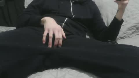 m4dh4tter24 online show from 4, 1, 2025