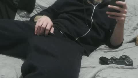 m4dh4tter24 online show from 9, 1, 2025