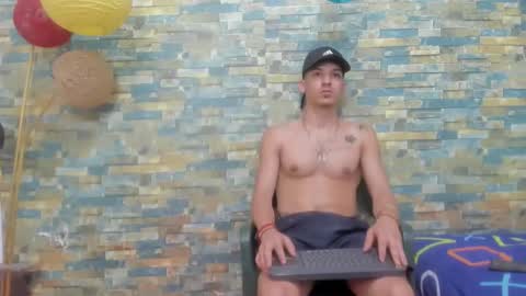 Snapshot of maaster420 chatting on 20, 1, 2025 itgram pezlo josue online show from 20, 1, 2025