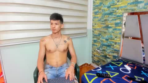 Snapshot of maaster420 chatting on 1, 2, 2025 itgram pezlo josue online show from 1, 2, 2025