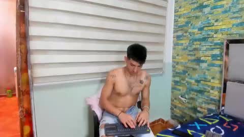 Snapshot of maaster420 chatting on 3, 2, 2025 itgram pezlo josue online show from 3, 2, 2025