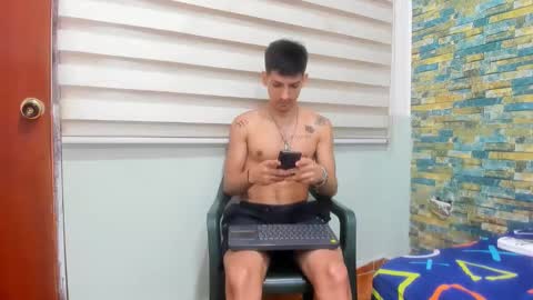 Snapshot of maaster420 chatting on 5, 2, 2025 itgram pezlo josue online show from 5, 2, 2025