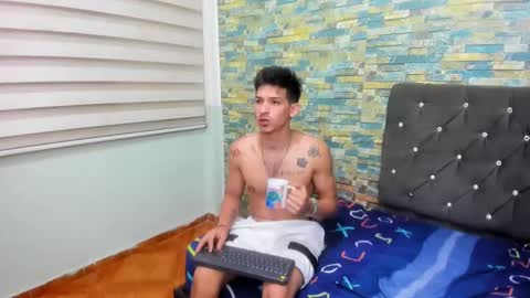 Snapshot of maaster420 chatting on 8, 2, 2025 itgram pezlo josue online show from 8, 2, 2025