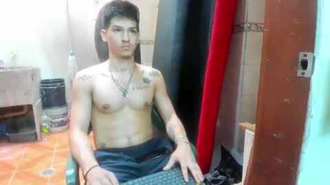 Snapshot of maaster420 chatting on 8, 2, 2025 itgram pezlo josue online show from 8, 2, 2025