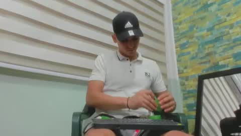 Snapshot of maaster420 chatting on 16, 2, 2025 itgram pezlo josue online show from 16, 2, 2025