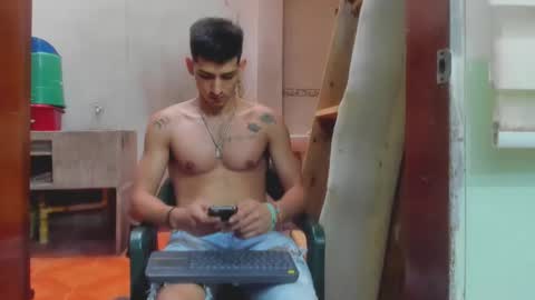 Snapshot of maaster420 chatting on 18, 2, 2025 itgram pezlo josue online show from 18, 2, 2025