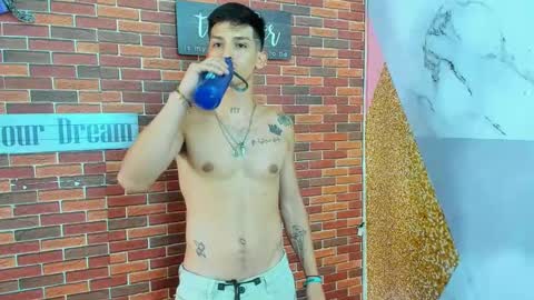 Snapshot of maaster420 chatting on 19, 2, 2025 itgram pezlo josue online show from 19, 2, 2025