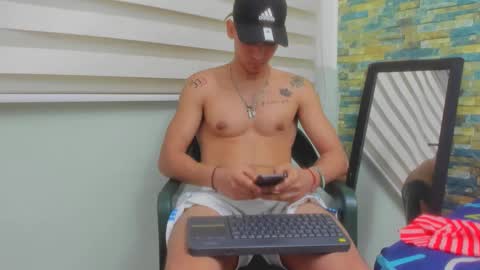 Snapshot of maaster420 chatting on 1, 3, 2025 itgram pezlo josue online show from 1, 3, 2025
