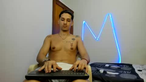 Snapshot of maaster420 chatting on 22, 11, 2025 itgram pezlo josue online show from 22, 11, 2025