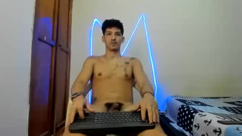 Snapshot of maaster420 chatting on 30, 11, 2025 itgram pezlo josue online show from 30, 11, 2025