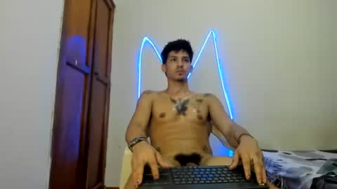 Snapshot of maaster420 chatting on 13, 12, 2025 itgram pezlo josue online show from 13, 12, 2025
