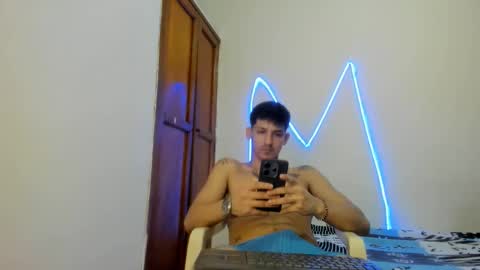 Snapshot of maaster420 chatting on 16, 1, 2026 itgram pezlo josue online show from 16, 1, 2026