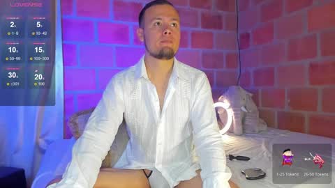 Snapshot of maax_taylor01 chatting on 10, 12, 2024 online show from 10, 12, 2024