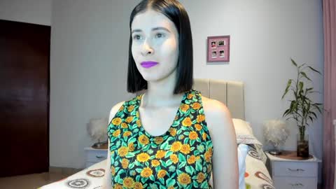 Snapshot of macarena_vallejo_ chatting on 18, 12, 2024 Macarena online show from 18, 12, 2024
