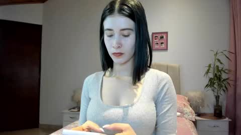 Snapshot of macarena_vallejo_ chatting on 1, 10, 2025 Macarena online show from 1, 10, 2025