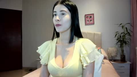 Snapshot of macarena_vallejo_ chatting on 18, 6, 2026 Macarena online show from 18, 6, 2026