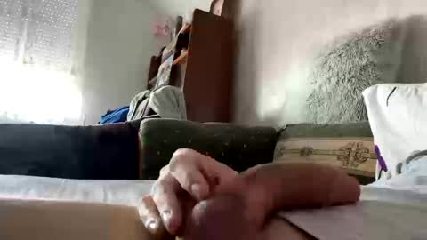 Snapshot of macho9385 chatting on 23, 9, 2025 macho9385 online show from 23, 9, 2025