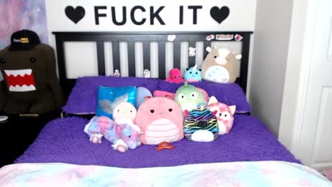 Snapshot of mackenziewolfe chatting on 4, 1, 2025 Mackenzie Wolfe online show from 4, 1, 2025