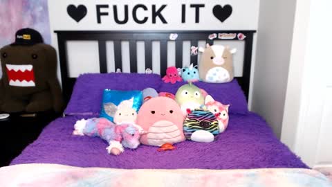 Snapshot of mackenziewolfe chatting on 10, 9, 2025 Mackenzie Wolfe online show from 10, 9, 2025