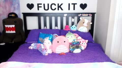 Snapshot of mackenziewolfe chatting on 27, 10, 2025 Mackenzie Wolfe online show from 27, 10, 2025