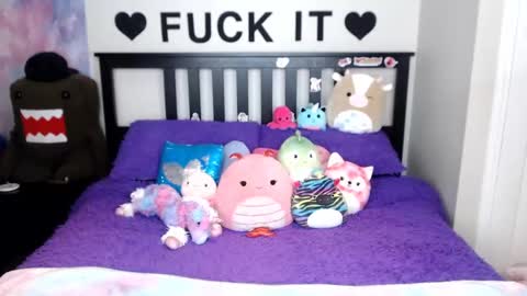 Snapshot of mackenziewolfe chatting on 4, 11, 2025 Mackenzie Wolfe online show from 4, 11, 2025