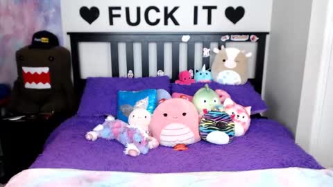 Snapshot of mackenziewolfe chatting on 20, 11, 2025 Mackenzie Wolfe online show from 20, 11, 2025