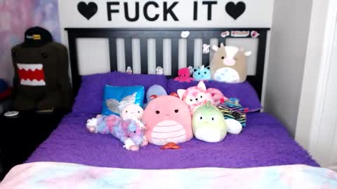 Snapshot of mackenziewolfe chatting on 2, 12, 2025 Mackenzie Wolfe online show from 2, 12, 2025